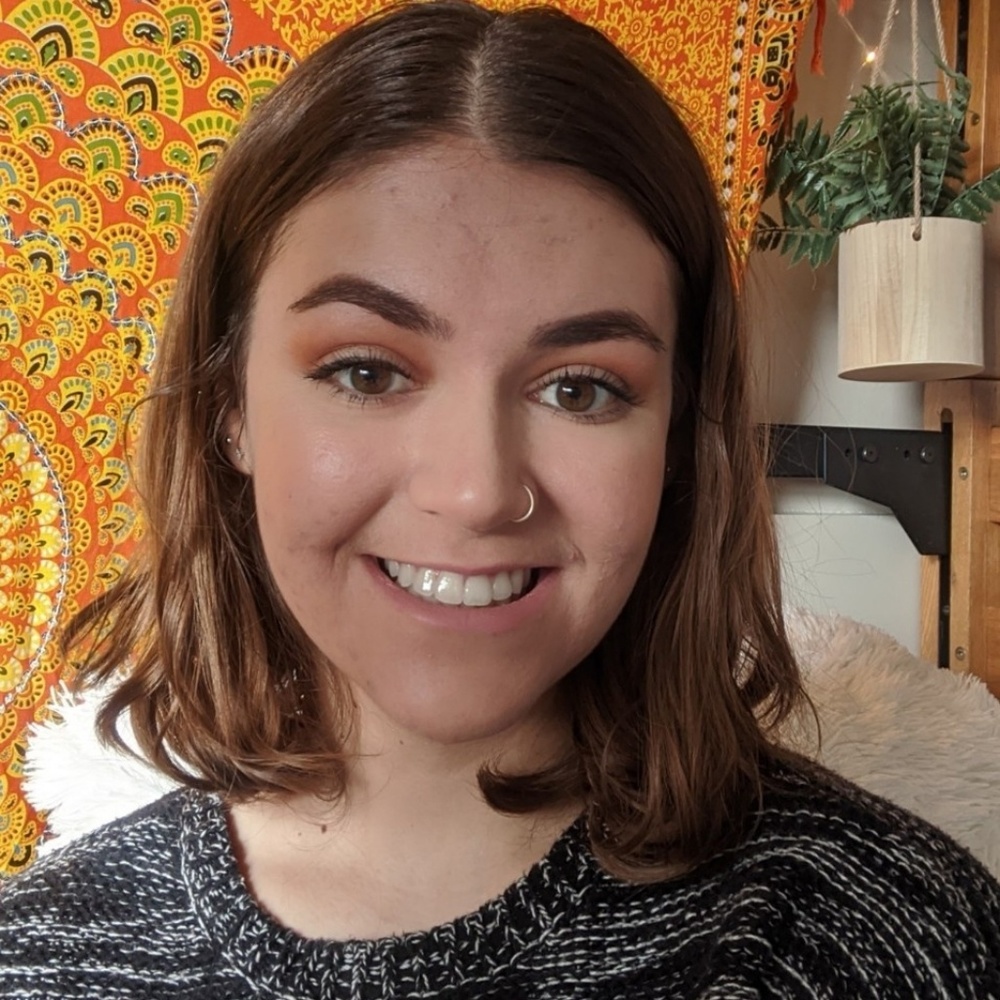 Meet your Posher, Maya